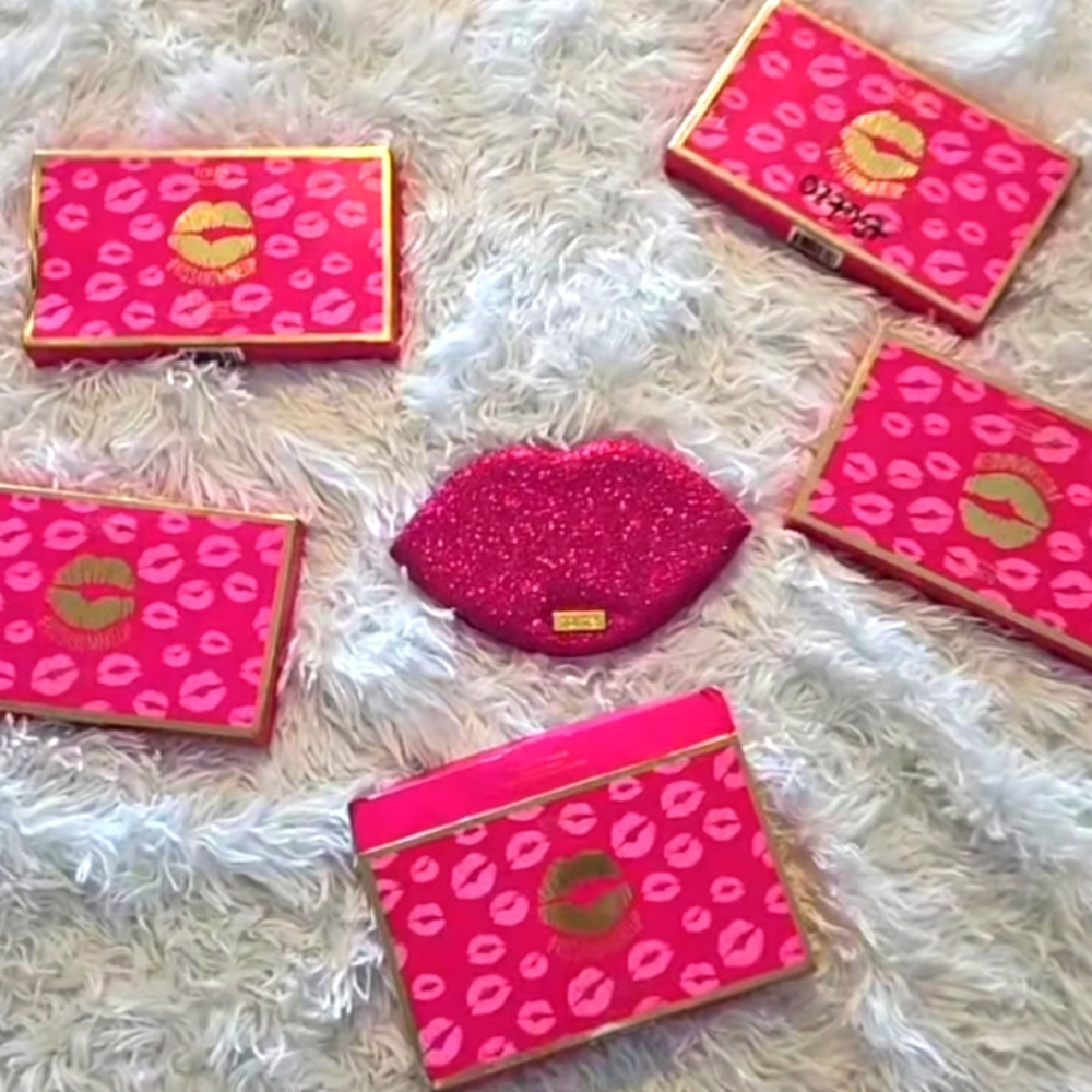 NEW TARTE GLITTER KISS AND MAKEUP CUSTOM MAGNETIC COSMETIC MAKEUP PALETTE